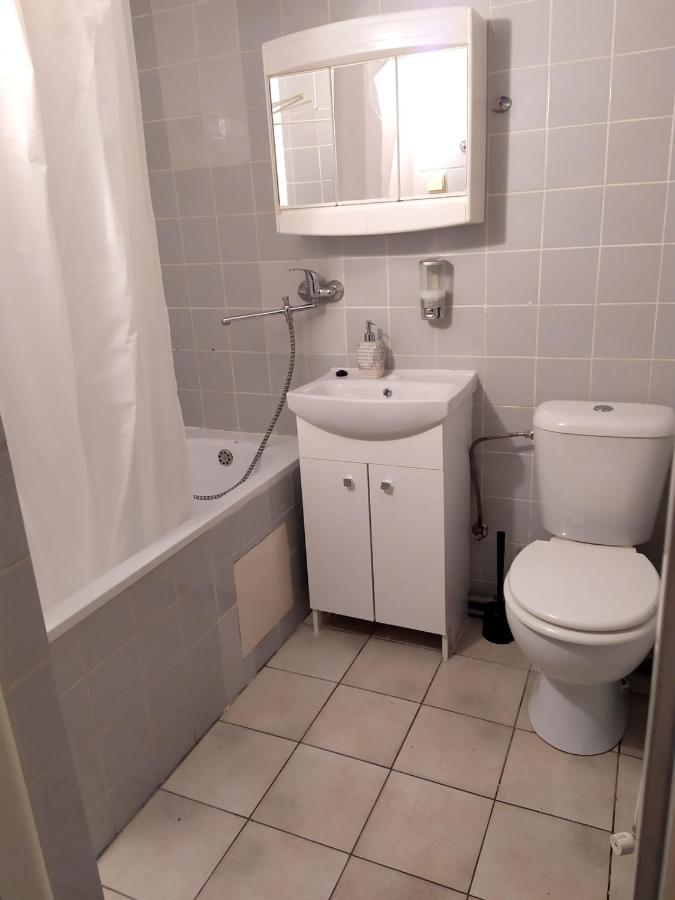 Ubytovanie Pod Cervenym Kamenom Male Karpaty Pila  Exterior foto